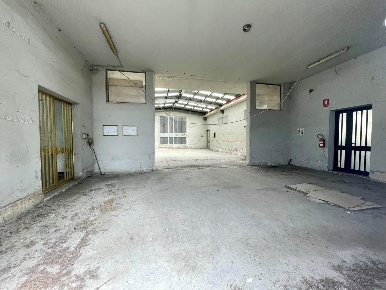 Foto Capannone industriale a Porcari Centro di 4000 m² con 1 locali