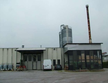 Foto Capannone industriale a Giussano di 8946 m² con 1 locali in vendita