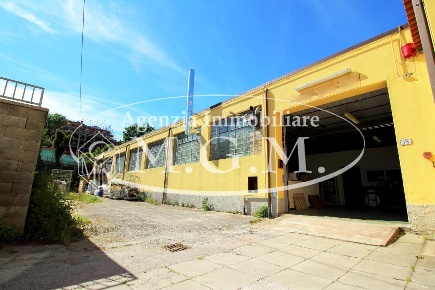 Foto Capannone industriale a Buti Cascine La Croce di 450 m² in vendita