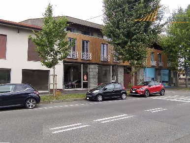 Foto Capannone industriale in via Monza, Varedo di 617 m² con 1 locali