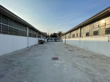 Foto Capannone industriale a Settimo Milanese Centro di 1000 m² in affitto
