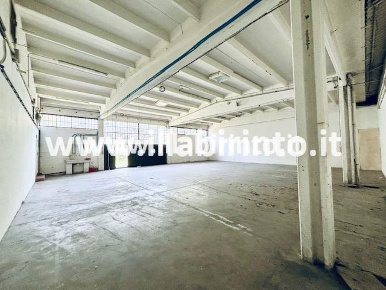 Foto Capannone industriale in Via Galvani, Faenza di 300 m² in vendita