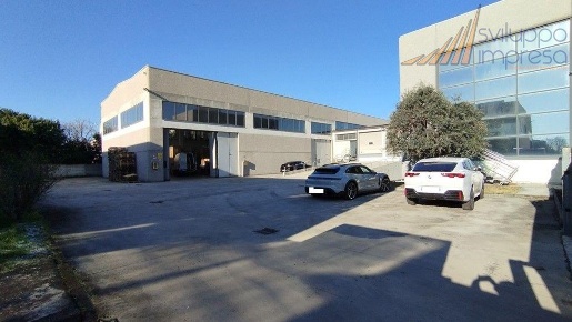 Foto Capannone industriale in via torino, Varedo di 3600 m² con 1 locali