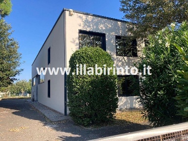 Foto Capannone industriale a Faenza di 640 m² in vendita