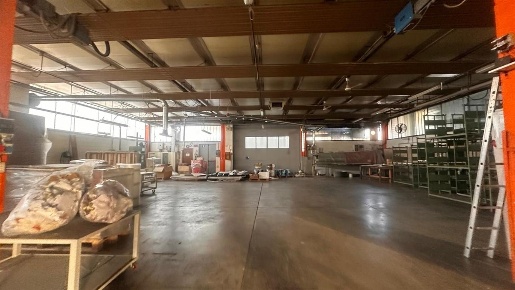 Foto Capannone industriale a Bovisio-Masciago di 1088 m² in vendita