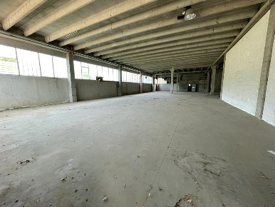 Foto Capannone industriale a San Fermo della Battaglia di 880 m² in vendita
