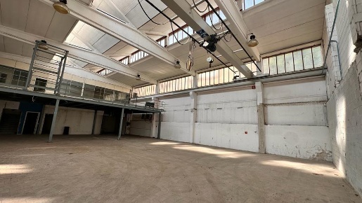 Foto Capannone industriale a Legnano di 530 m² in vendita