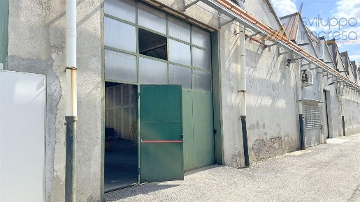 Foto Capannone industriale in via Cesare Battisti, Arcore Centro di 540 m²