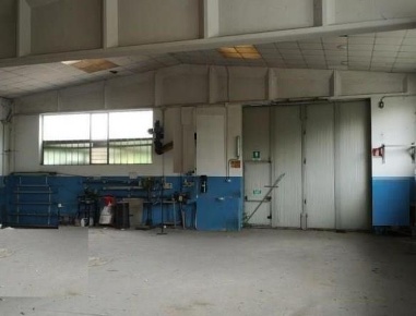 Foto Capannone industriale a Gavirate di 900 m² in vendita
