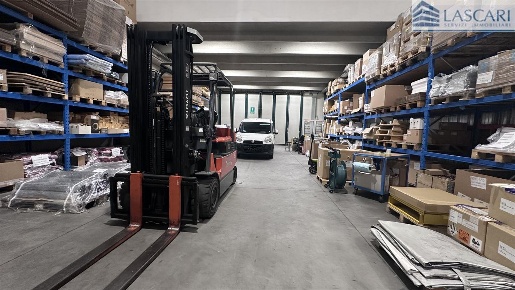 Foto Capannone industriale in Via Fermi, Curno di 781 m² in vendita