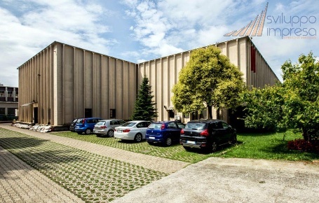 Foto Capannone industriale in Viale Europa, Brugherio Centro di 1533 m²