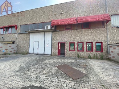 Foto Capannone industriale in via mazzini, Gambolò Centro di 500 m²