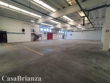 Foto Capannone industriale a Biassono di 1800 m² in vendita