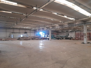 Foto Capannone industriale a Magenta Centro di 2400 m² in vendita