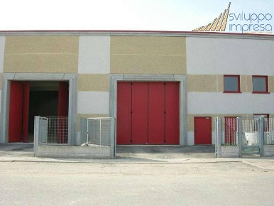 Foto Capannone industriale a Inzago di 615 m² con 3 locali in vendita