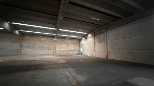 Foto Capannone industriale a Bregnano di 16000 m² in vendita