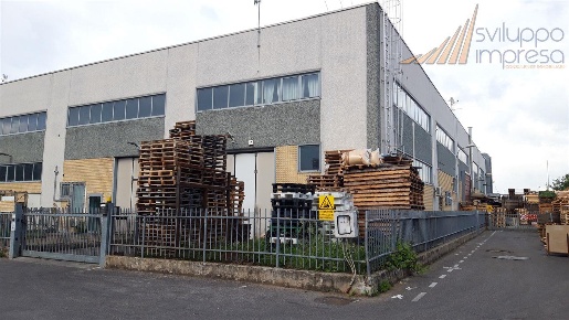 Foto Capannone industriale in via Trivulzina, Agrate Brianza di 700 m²