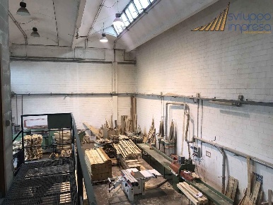 Foto Capannone industriale in via Trivulzina, Agrate Brianza di 700 m²