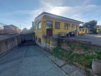 Foto Capannone industriale in Via Torino, Lazzate di 732 m² in vendita
