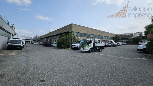 Foto Capannone industriale in Via Carducci, Sesto San Giovanni di 330 m²
