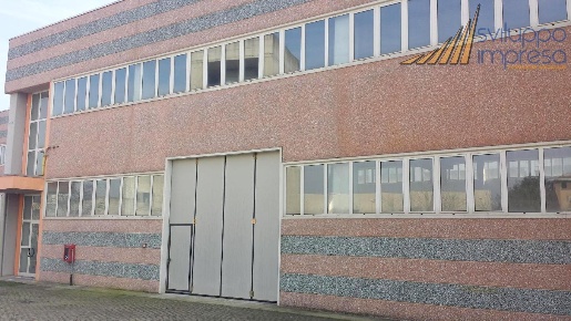 Foto Capannone industriale in VIA GIORGIO LA PIRA, Brugherio di 970 m²