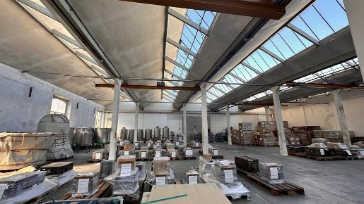Foto Capannone industriale a Besana in Brianza di 1000 m² in vendita