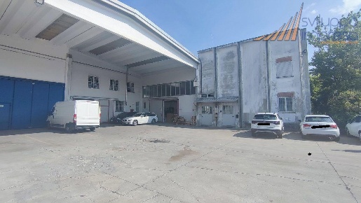 Foto Capannone industriale in Largo Fratelli Cervi, Vimodrone di 800 m²