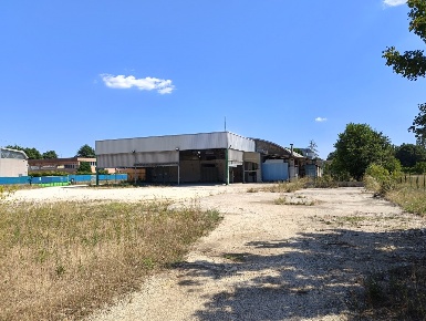 Foto Capannone industriale in Via Ugo Foscolo 40/42, Castelnuovo del Garda