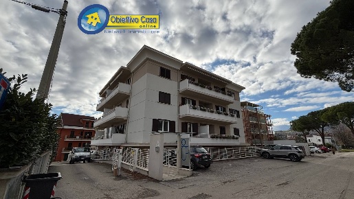 Foto Appartamento in via antonio de benedictis, Teramo Centro di 110 m²
