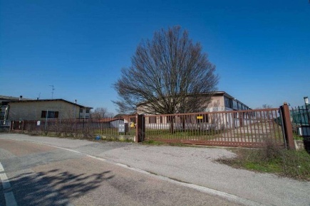 Foto Capannone industriale in Via Mulino Vecchio 113, Cerano di 1889 m²
