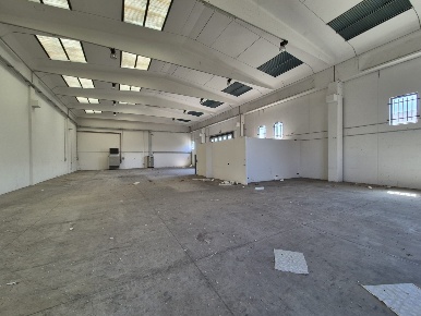 Foto Capannone industriale in Via Gabiano 14, Corropoli di 4236 m²