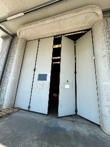 Foto Capannone industriale a San Nicola la Strada di 1850 m² con 10 locali