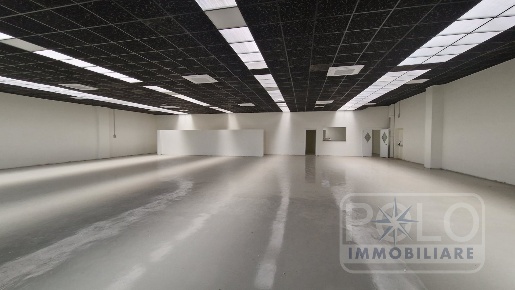 Foto Capannone industriale in VIA GRAMSCI, Sona Centro di 640 m² in affitto