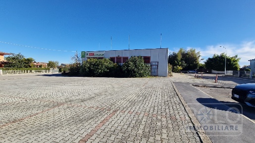 Foto Capannone industriale in VIA PERAROLO, Padova Minotte di 1081 m²