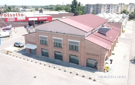 Foto Capannone industriale in STRADA DONELLA, Suzzara Centro di 1743 m²