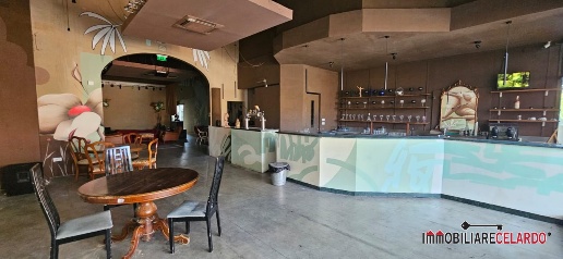 Foto Capannone industriale a Colle di Val d'Elsa di 245 m² con 3 locali