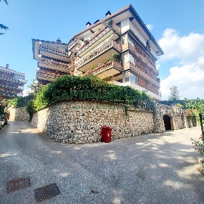 Foto Appartamento in Tuoro Cappuccini, Avellino di 245 m² con 5 locali