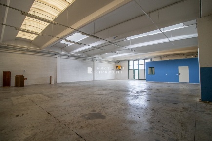 Foto Capannone industriale in Via Vitalba, Calolziocorte Centro di 360 m²