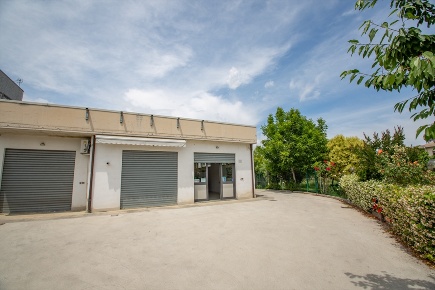 Foto Capannone industriale a Chieti Chieti Scalo in vendita