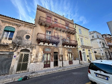 Foto Casa indipendente in Via Cavalier Francesco De Stefano, Ragusa Centro