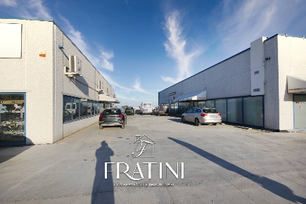 Foto Capannone industriale in Via dei Castani, Martinsicuro Centro