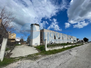Foto Capannone industriale in VIA DON MILANI, Mosciano Sant'Angelo