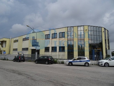 Foto Capannone industriale in Via Brasile, Roseto degli Abruzzi di 2100 m²