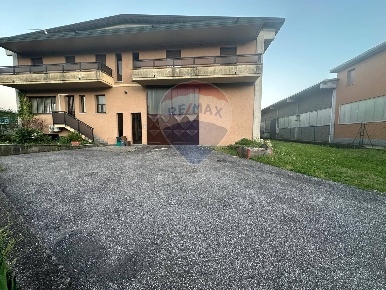 Foto Capannone industriale in via maja, Arcisate in affitto