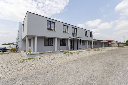 Foto Ufficio in via feltrina, Paese Postioma di 500 m² con 5 locali