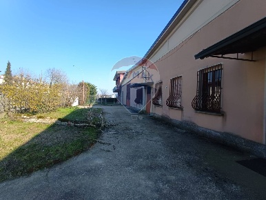 Foto Capannone industriale in via Gobetti, Settala Caleppio di 1121 m²