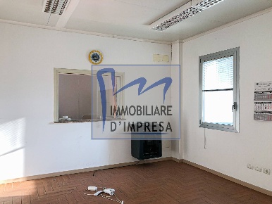 Foto Capannone industriale in Via Cremonese, Parma in vendita