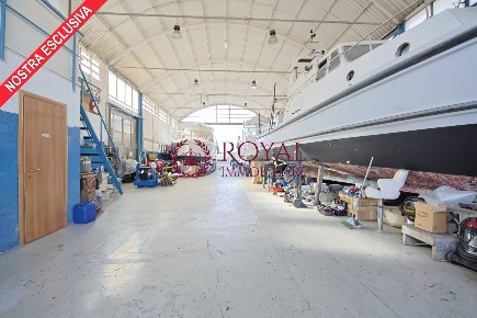 Foto Capannone industriale a Livorno Shangai di 550 m² in vendita
