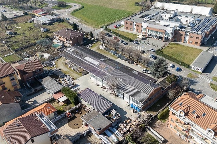 Foto Capannone industriale in Viale della Rimembranza, Nichelino di 3800 m²