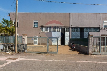 Foto Capannone industriale in Contrada Rinaudo, Belpasso Piano Tavola